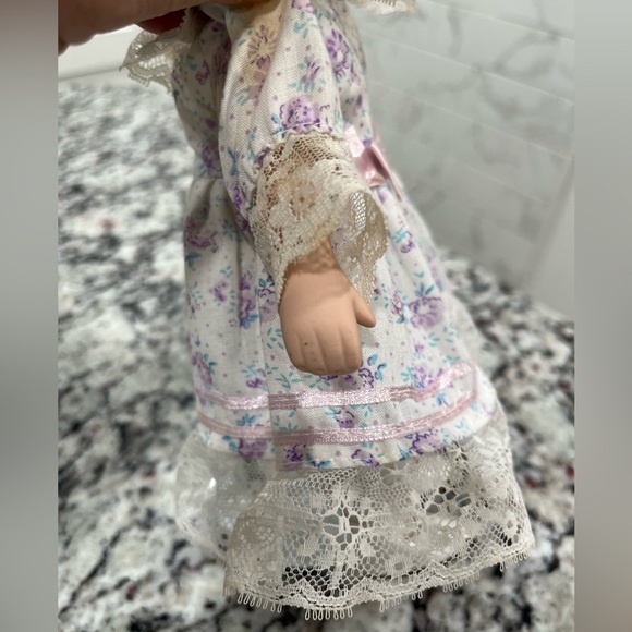 CUDDLE WIT, LTD.   Porcelain Doll Collectible MEMORIES Blonde Curly Hair - Picture 7 of 11